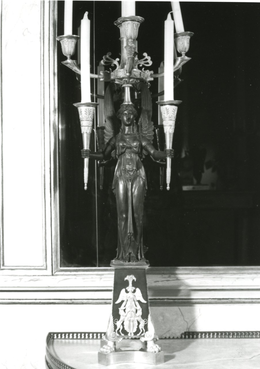 Vittoria (candelabro - a statua, opera isolata) - produzione francese (primo quarto sec. XIX)