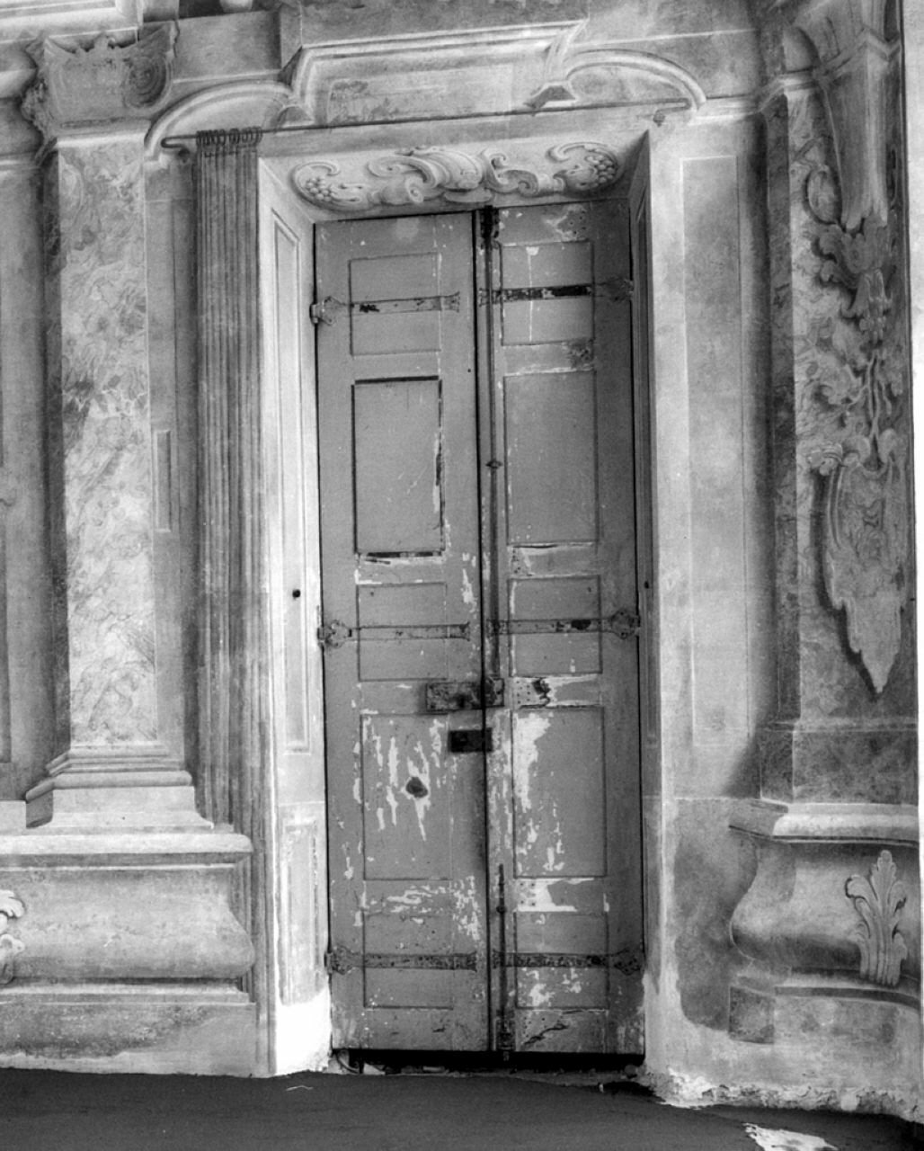 porta - ad un battente, serie - ambito piemontese (secondo quarto sec. XVIII)