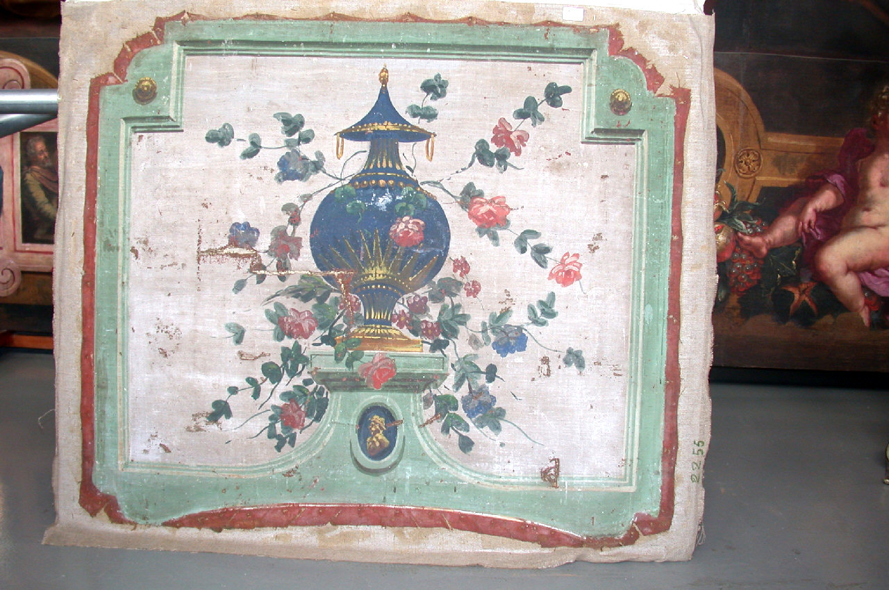 vaso orientale (sovrapporta, elemento d'insieme) - ambito piemontese (ultimo quarto sec. XVIII)