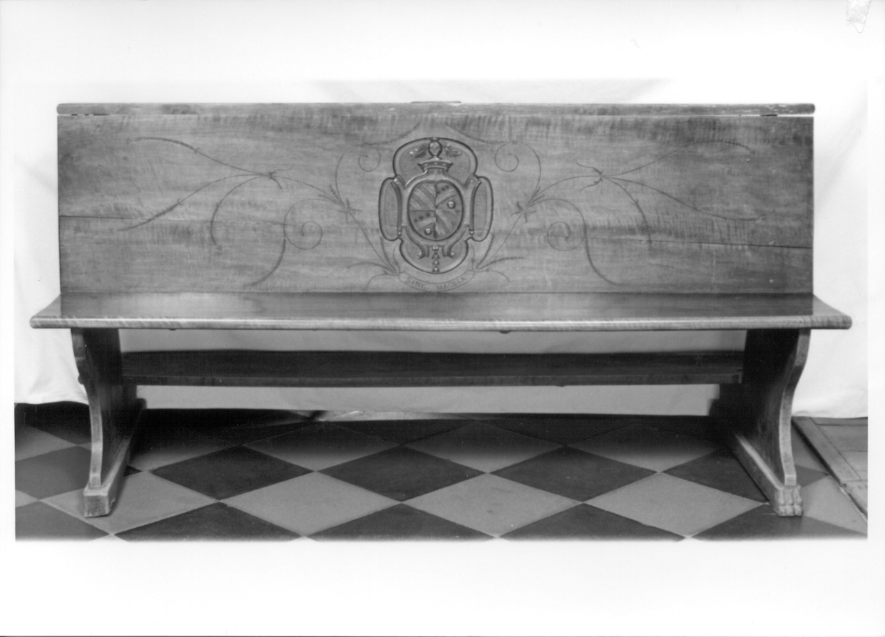 Stemma gentilizio (banco da chiesa, opera isolata) - bottega piemontese (seconda metà sec. XIX)