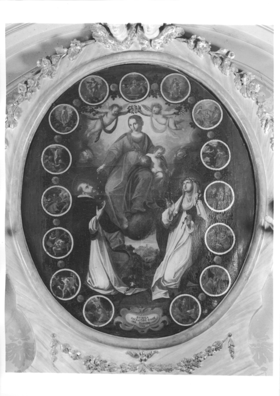 Madonna del Rosario, MADONNA DEL ROSARIO CON SAN DOMENICO E SANTA CATERINA DA SIENA (dipinto, opera isolata) - ambito piemontese (secondo quarto sec. XVII)