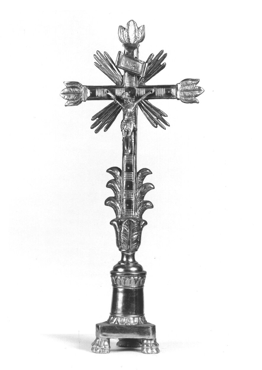 croce d'altare, opera isolata - ambito piemontese (prima metà sec. XX)