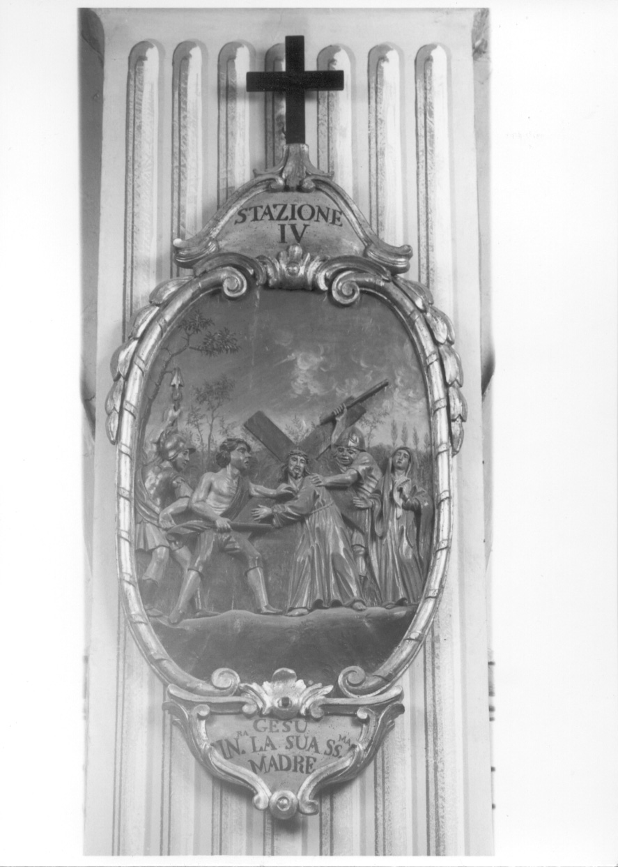 stazione IV: Gesù incontra la Madonna (formella, elemento d'insieme) di Serpentiere Pietro Antonio (inizio sec. XIX)