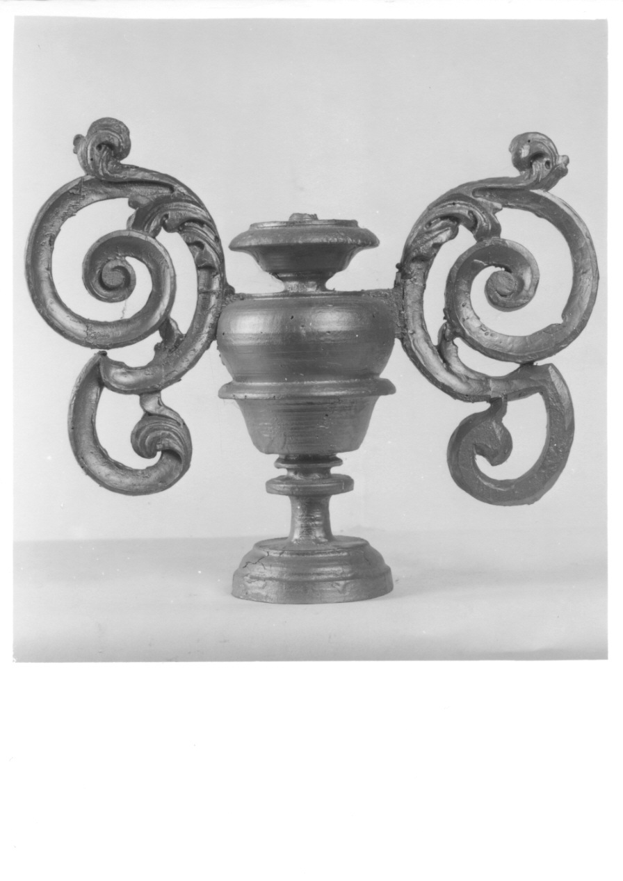 vaso d'altare per composizione floreale, opera isolata - ambito ossolano (?) (prima metà sec. XX)