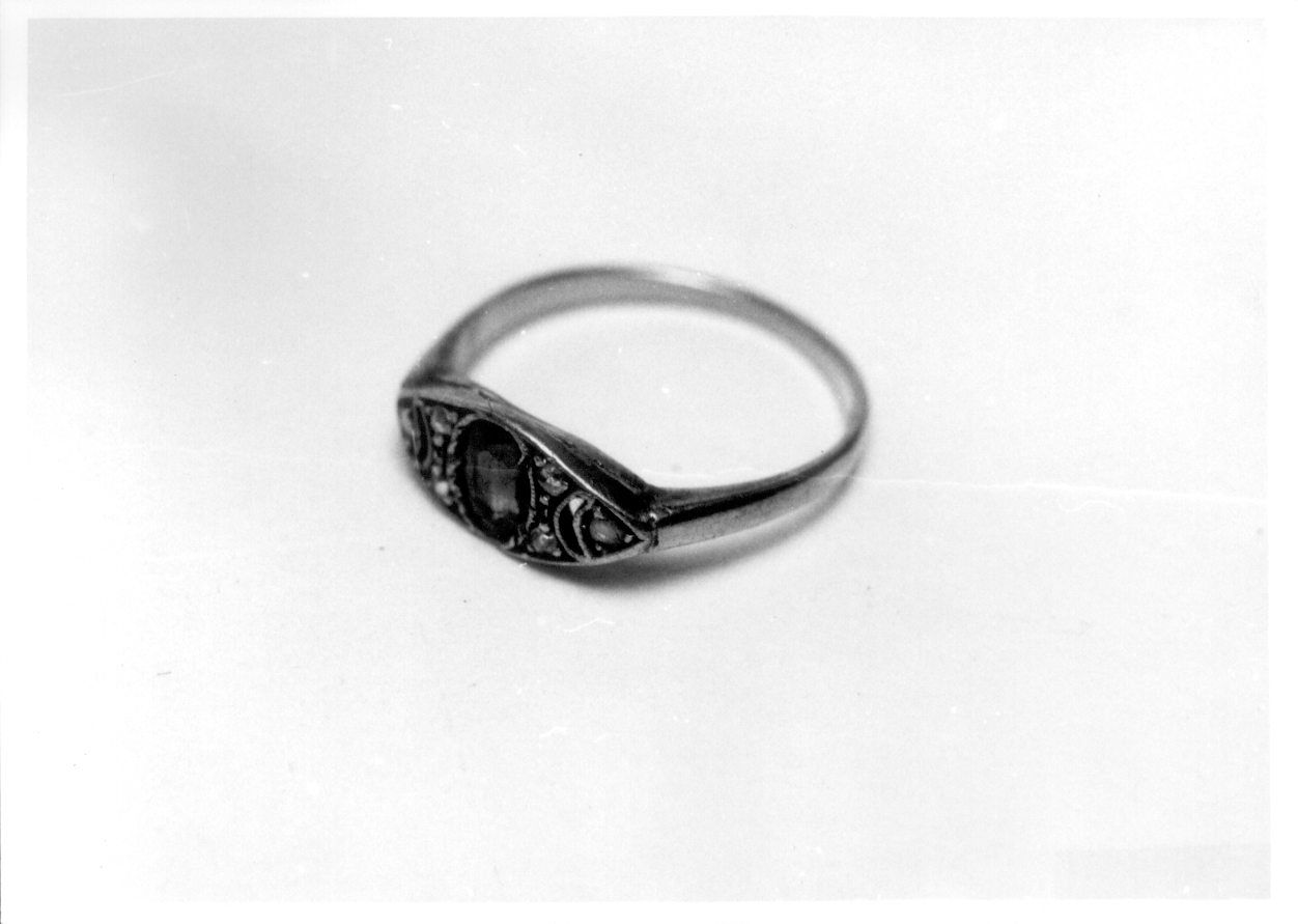 anello, opera isolata - manifattura di Valenza (fine/inizio secc. XIX/ XX)