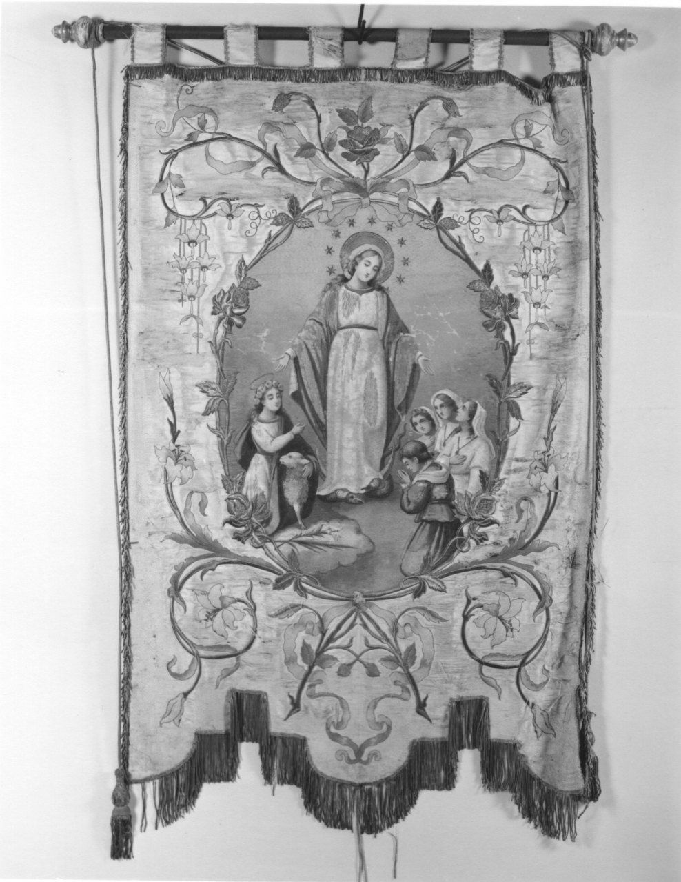 Madonna Immacolata con Sant'Agnese e Figlie di Maria (dipinto) - manifattura italiana (primo quarto sec. XX)