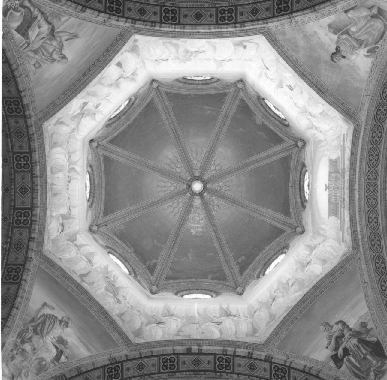 angeli adoranti il calice eucaristico (dipinto, complesso decorativo) di Macciò Giovanni Battista (prima metà sec. XX)