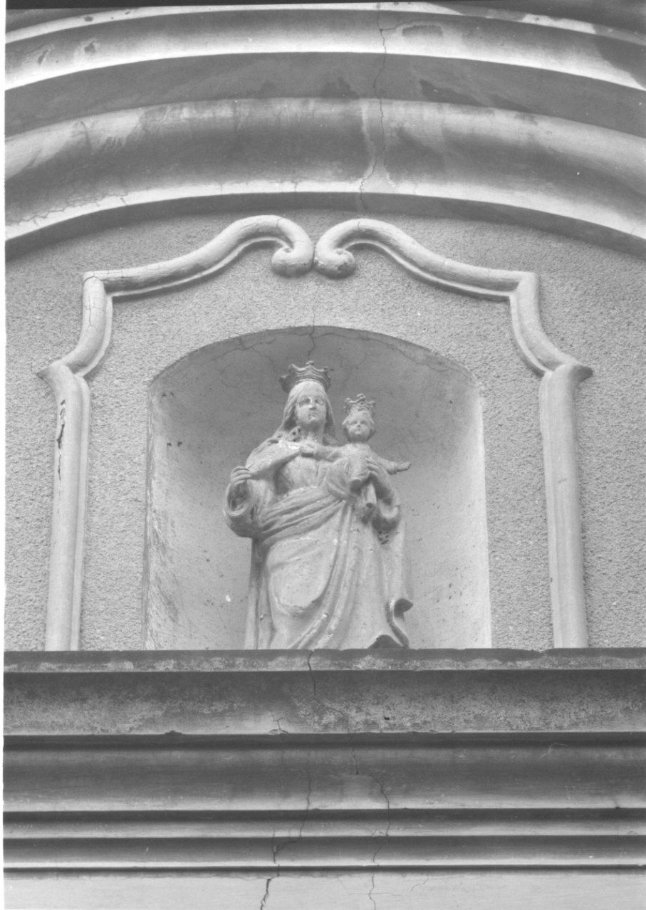 Madonna con Bambino (statua, opera isolata) - ambito piemontese (metà sec. XVIII)