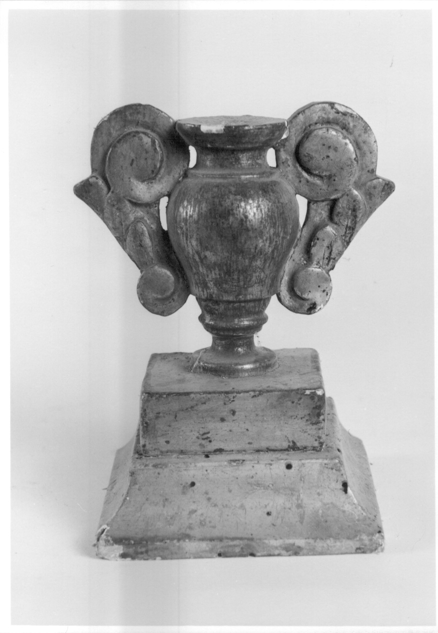 vaso d'altare per composizione floreale, serie - ambito piemontese (metà sec. XVIII)