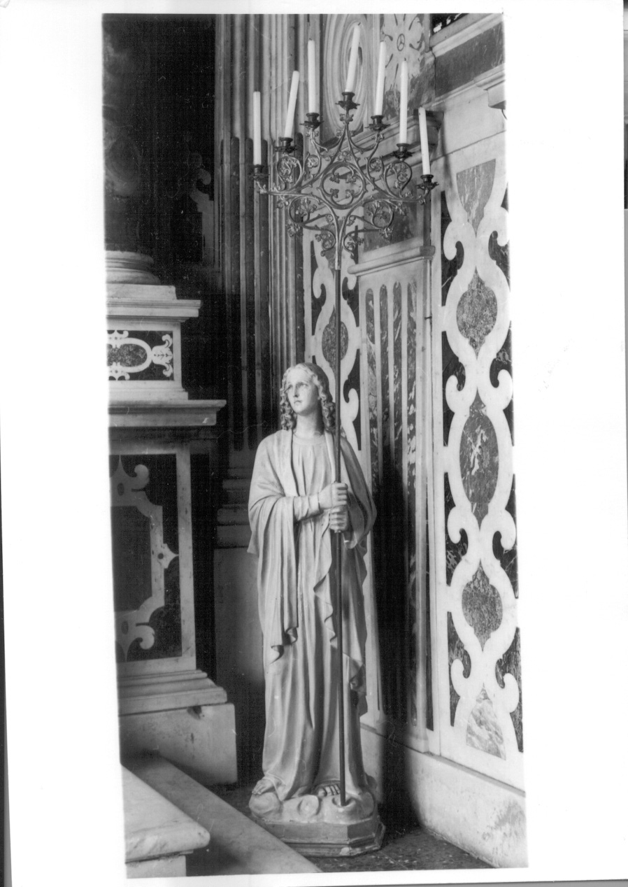 angelo reggicandelabro (candelabro - a statua, opera isolata) - ambito italiano (primo quarto sec. XX)