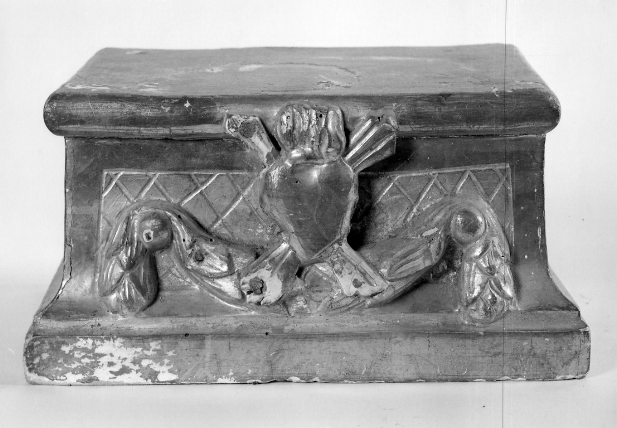 base per croce d'altare, opera isolata - ambito piemontese (fine/inizio secc. XIX/ XX)