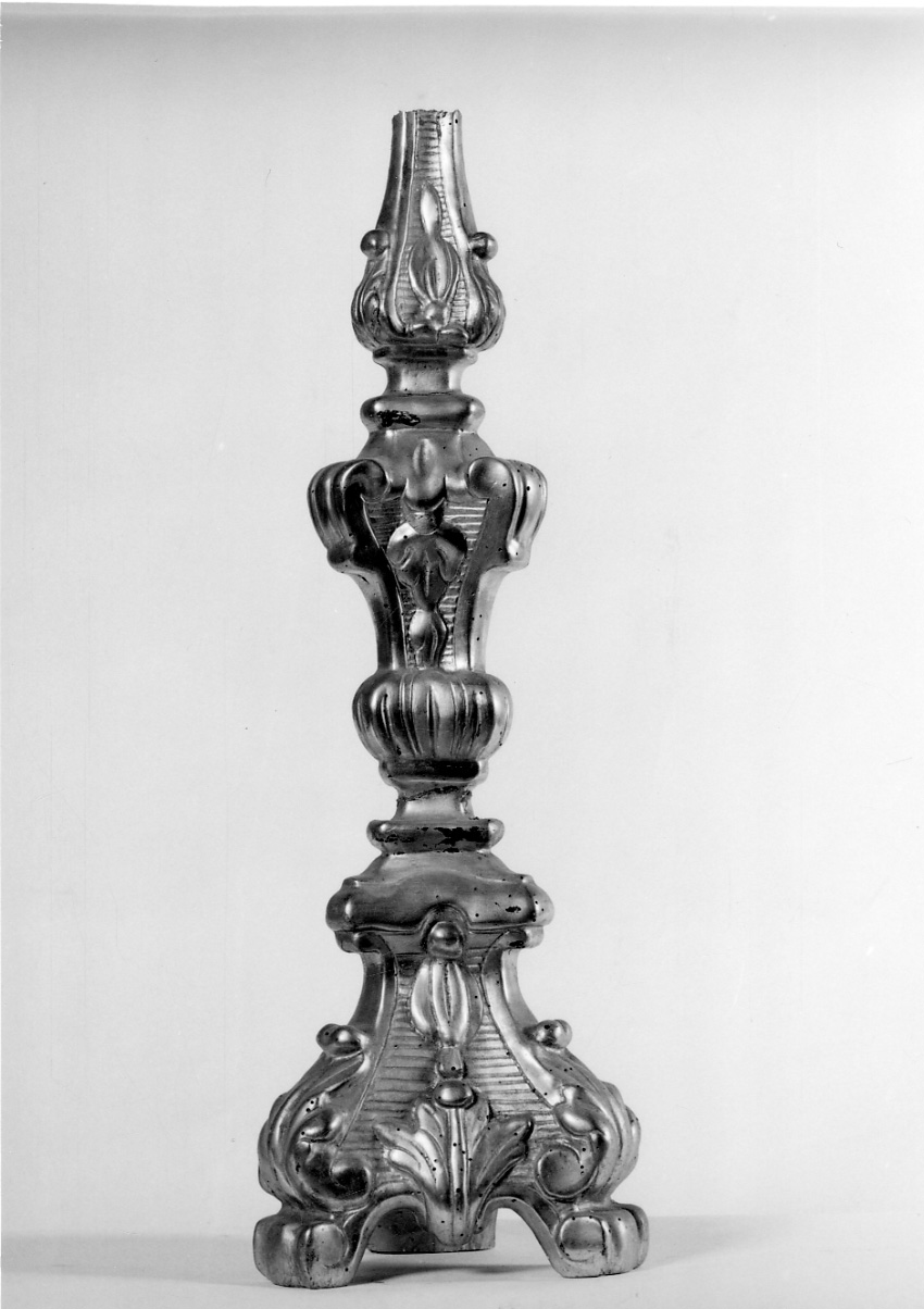 candeliere d'altare, opera isolata - ambito piemontese (seconda metà sec. XVIII)