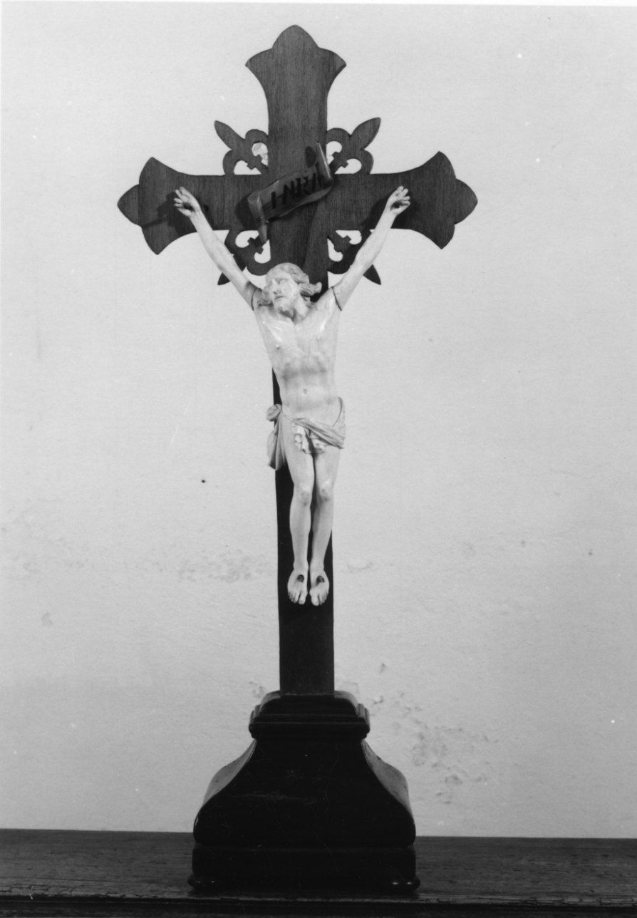 croce da tavolo, opera isolata - ambito francese (metà sec. XIX)