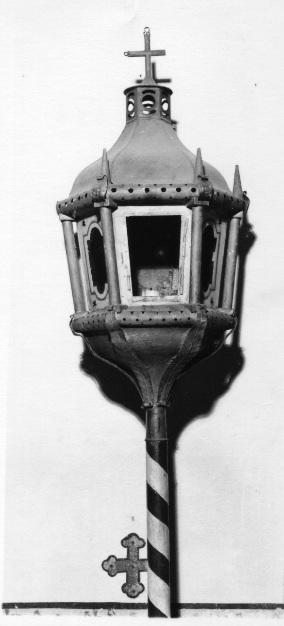 lanterna processionale, serie - bottega cusiana (seconda metà sec. XIX)