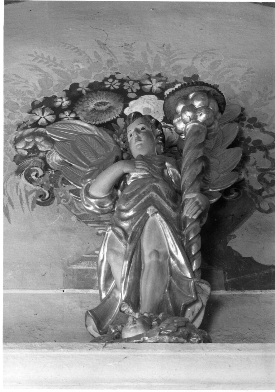 angelo reggicandelabro (candelabro, serie) - bottega ossolana (seconda metà sec. XVII)