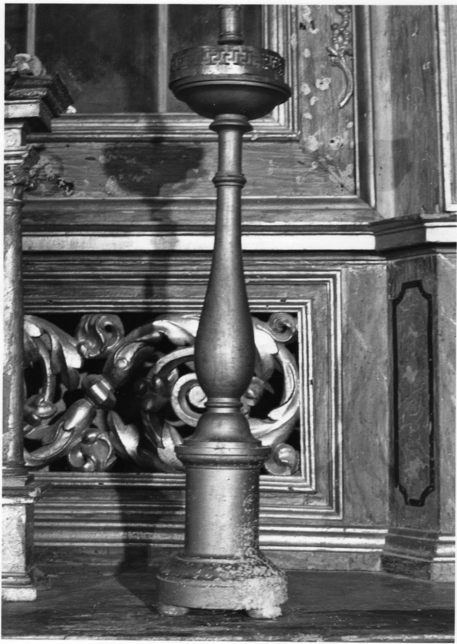 candeliere d'altare, serie - bottega cusiana (sec. XIX)
