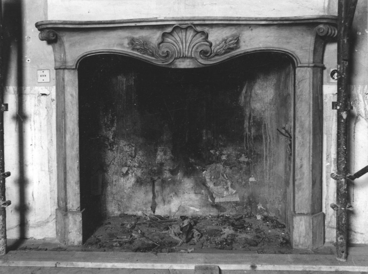 mostra di camino, opera isolata - ambito piemontese (seconda metà sec. XIX)