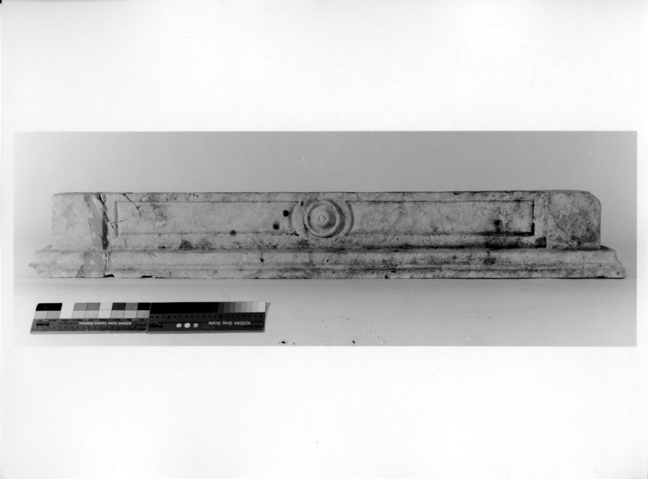 mostra di camino, frammento - ambito piemontese (sec. XIX)