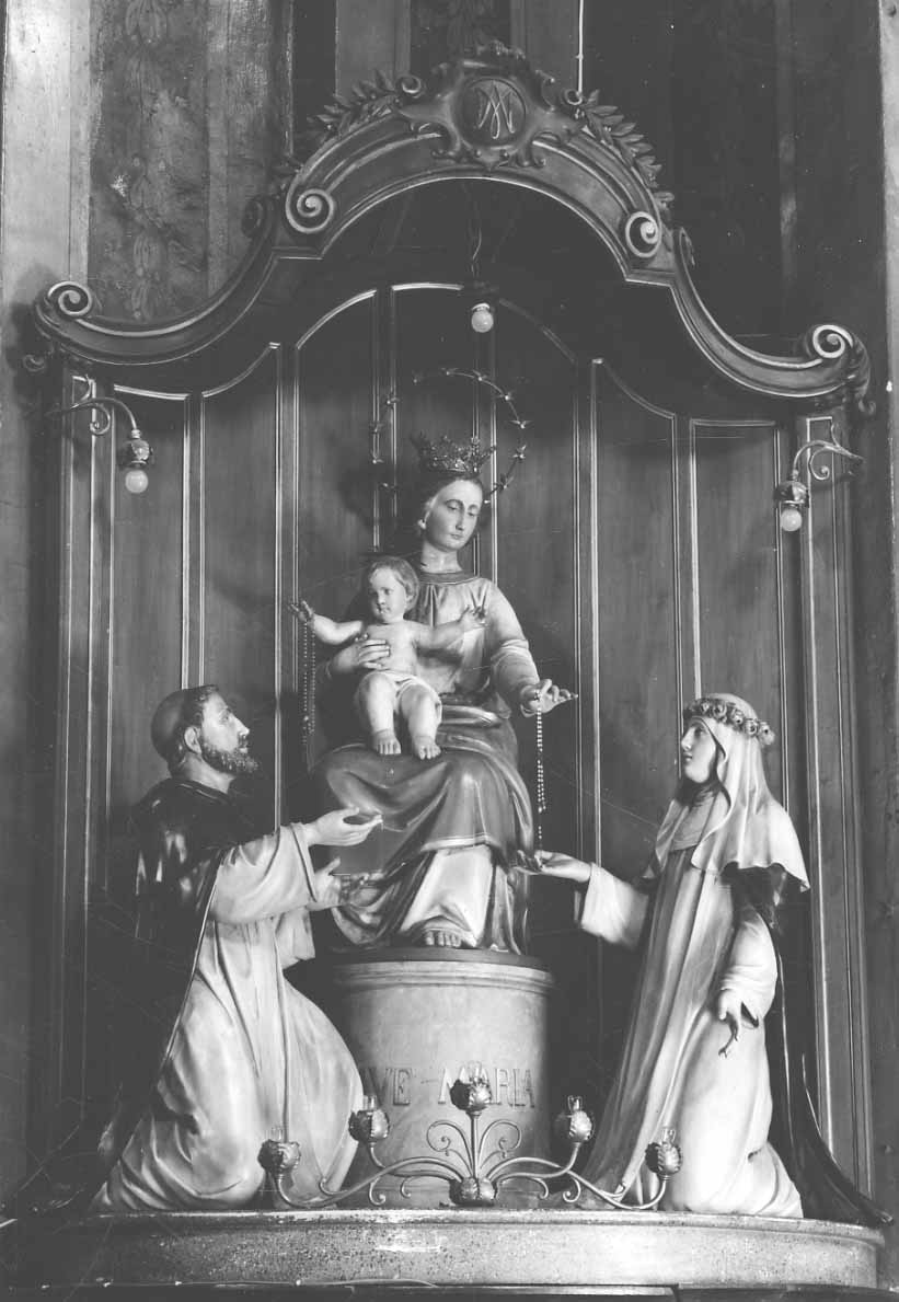 Madonna del Rosario con San Domenico e Santa Rosa da Lima (gruppo scultoreo, opera isolata) di Borgogno Fratelli (attribuito) (sec. XX)