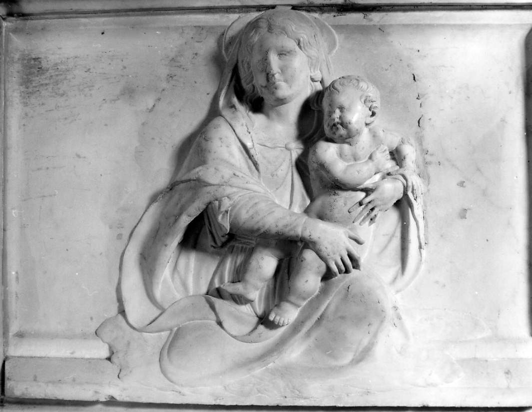 Madonna con Bambino (rilievo, opera isolata) - ambito lombardo (secc. XV/ XVI)