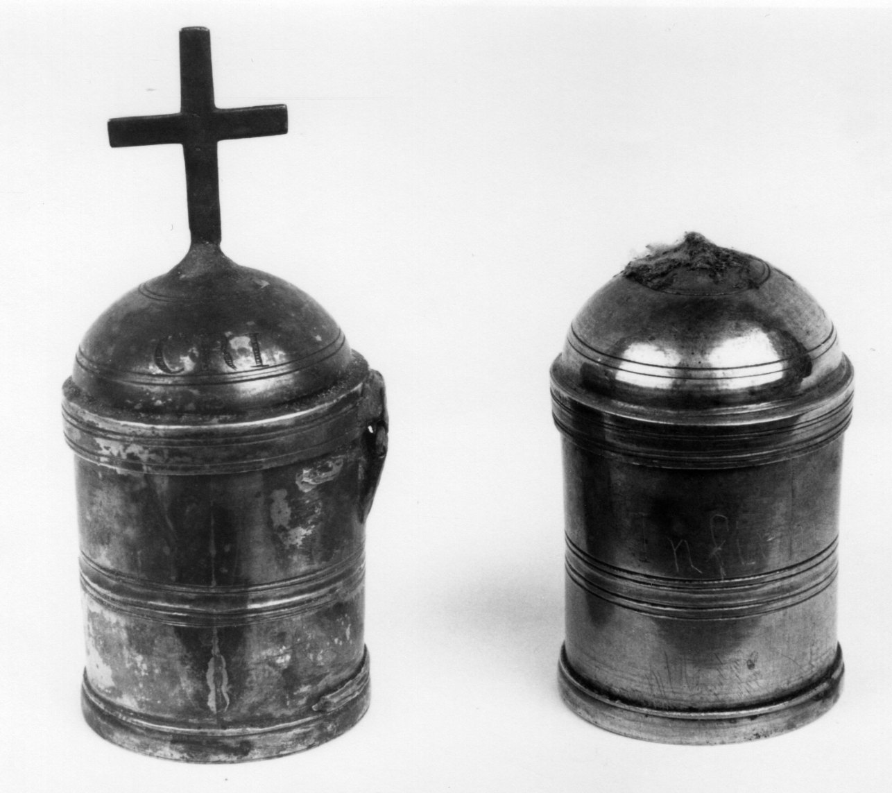 vasetti per oli santi, serie - ambito astigiano (sec. XVIII)