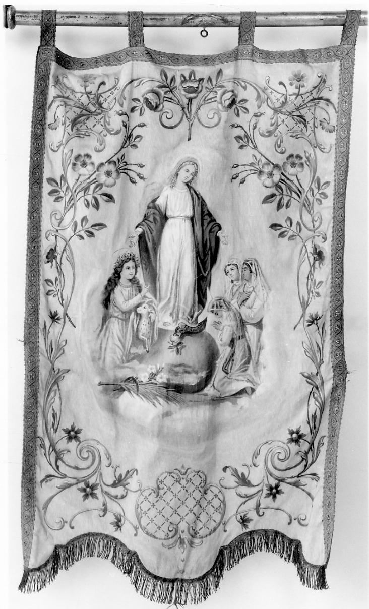 Madonna Immacolata con Sant'Agnese e Figlie di Maria (stendardo processionale, opera isolata) - manifattura italiana (secondo quarto sec. XX)