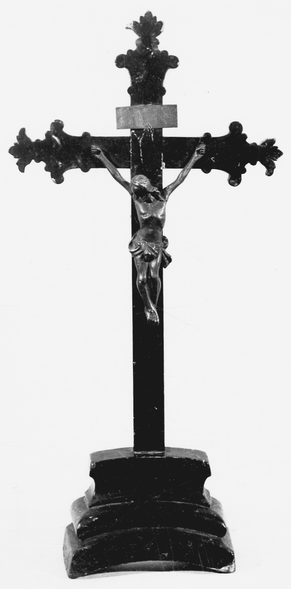 Cristo crocifisso (croce d'altare, opera isolata) - bottega piemontese (seconda metà sec. XX)