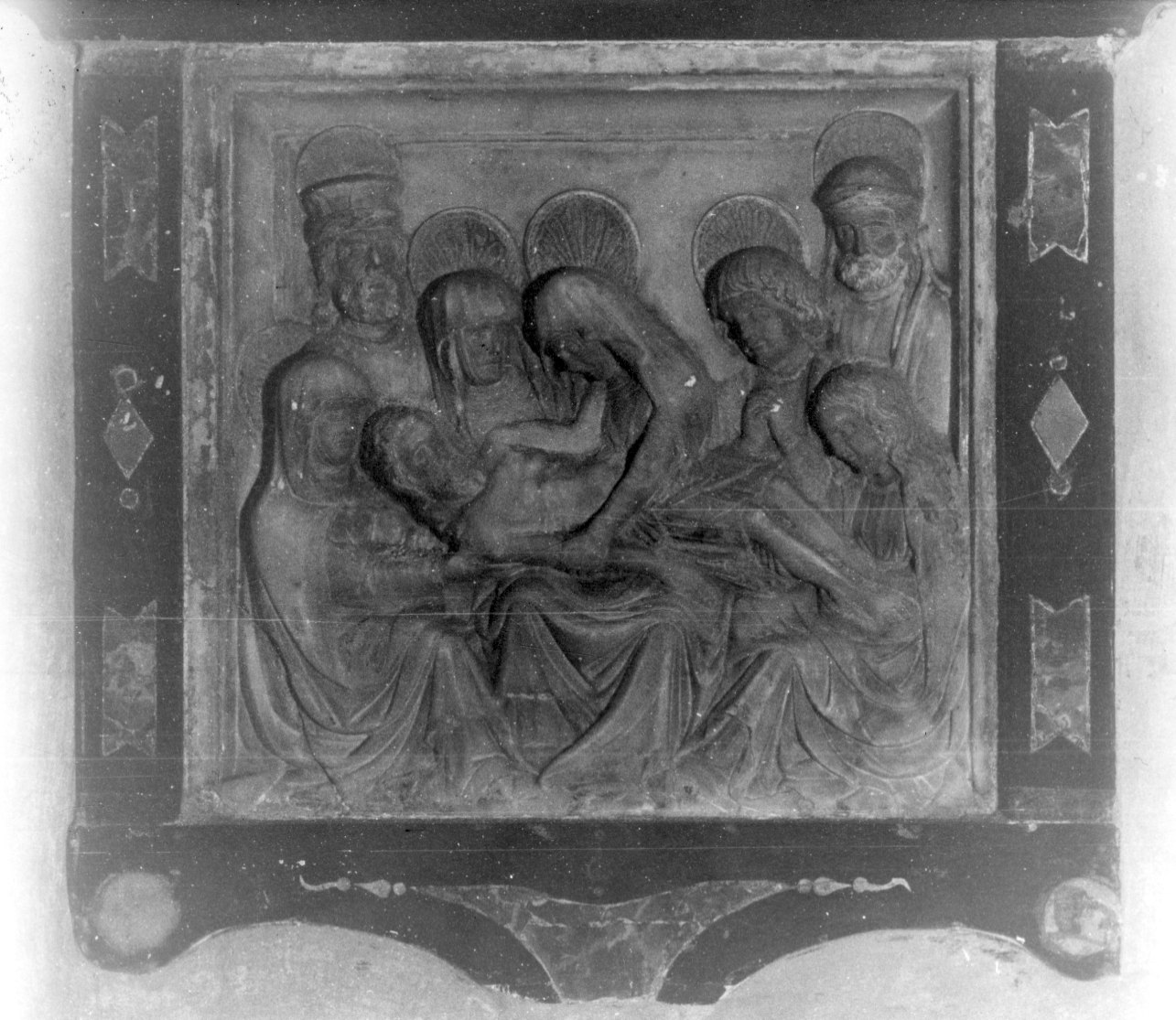compianto sul Cristo morto (rilievo, opera isolata) - bottega Italia centro-settentrionale (sec. XVI)