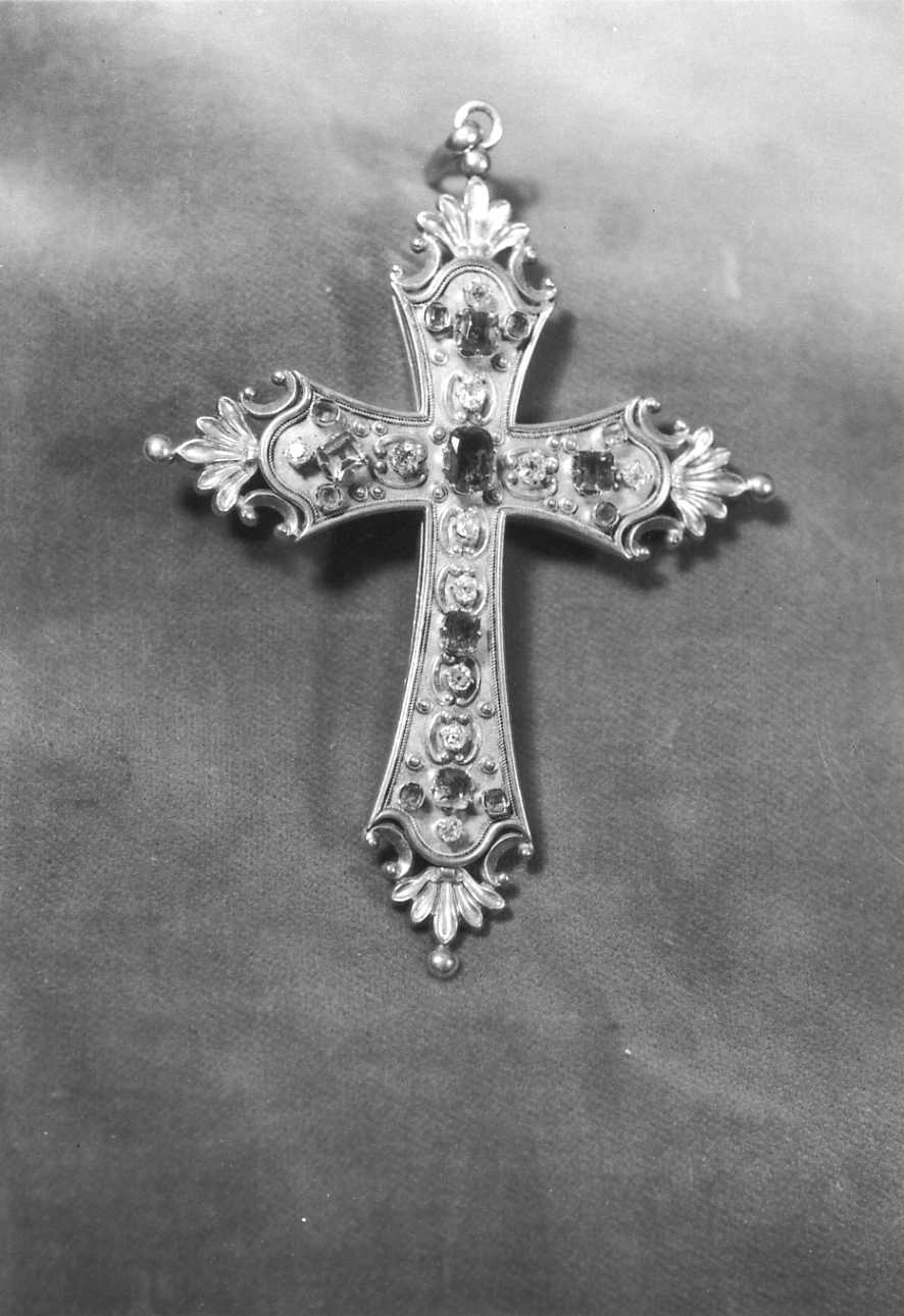 croce pettorale, opera isolata - bottega lombardo-piemontese (ultimo quarto sec. XIX)