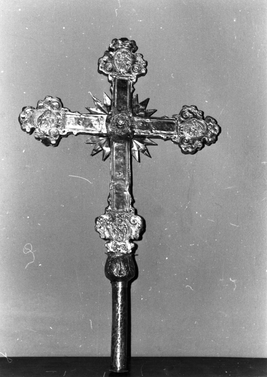 Madonna e santi (decorazione a sbalzo, elemento d'insieme) - bottega piemontese (prima metà sec. XVII)