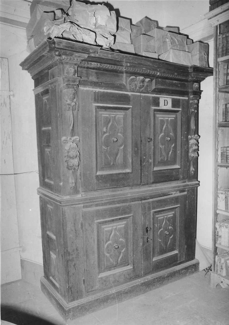 credenza a due corpi, opera isolata - bottega biellese (sec. XVII)