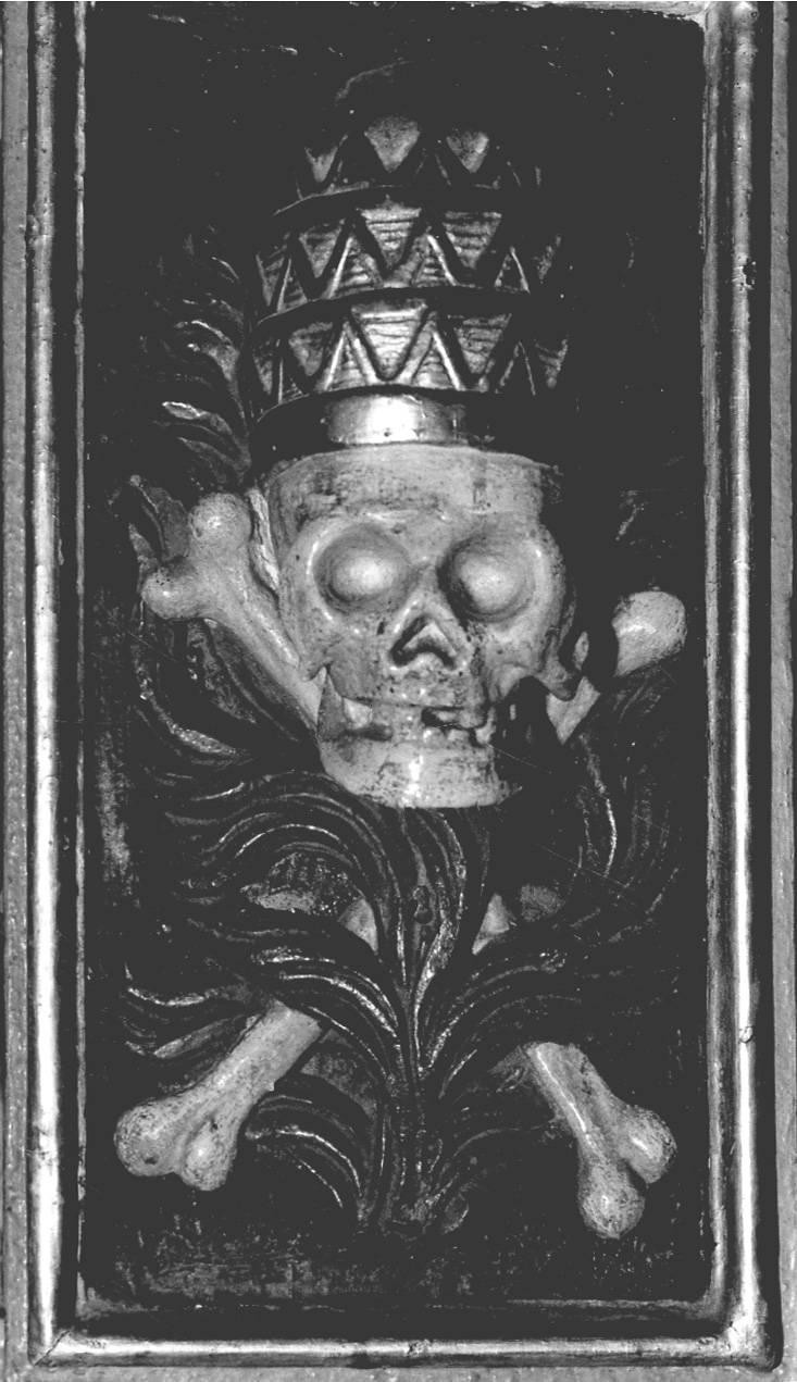 teschio con copricapo (decorazione a intaglio, serie) di Burgo Giovanni Antonio (inizio sec. XVIII)