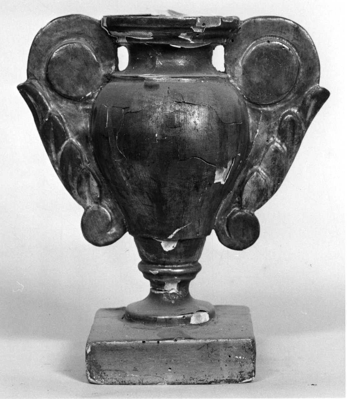 vaso d'altare per composizione floreale, serie - bottega piemontese (prima metà sec. XVIII)