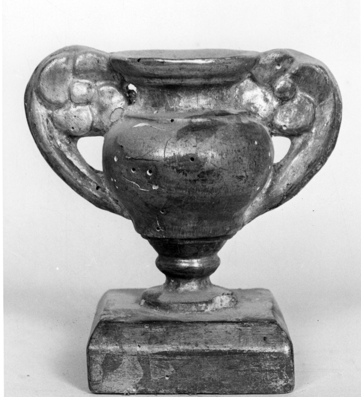 vaso d'altare per composizione floreale, serie - bottega piemontese (prima metà sec. XIX)