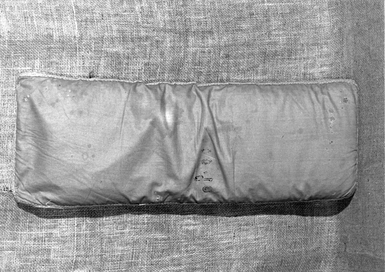 cuscino di inginocchiatoio, serie - manifattura piemontese (seconda metà sec. XIX)