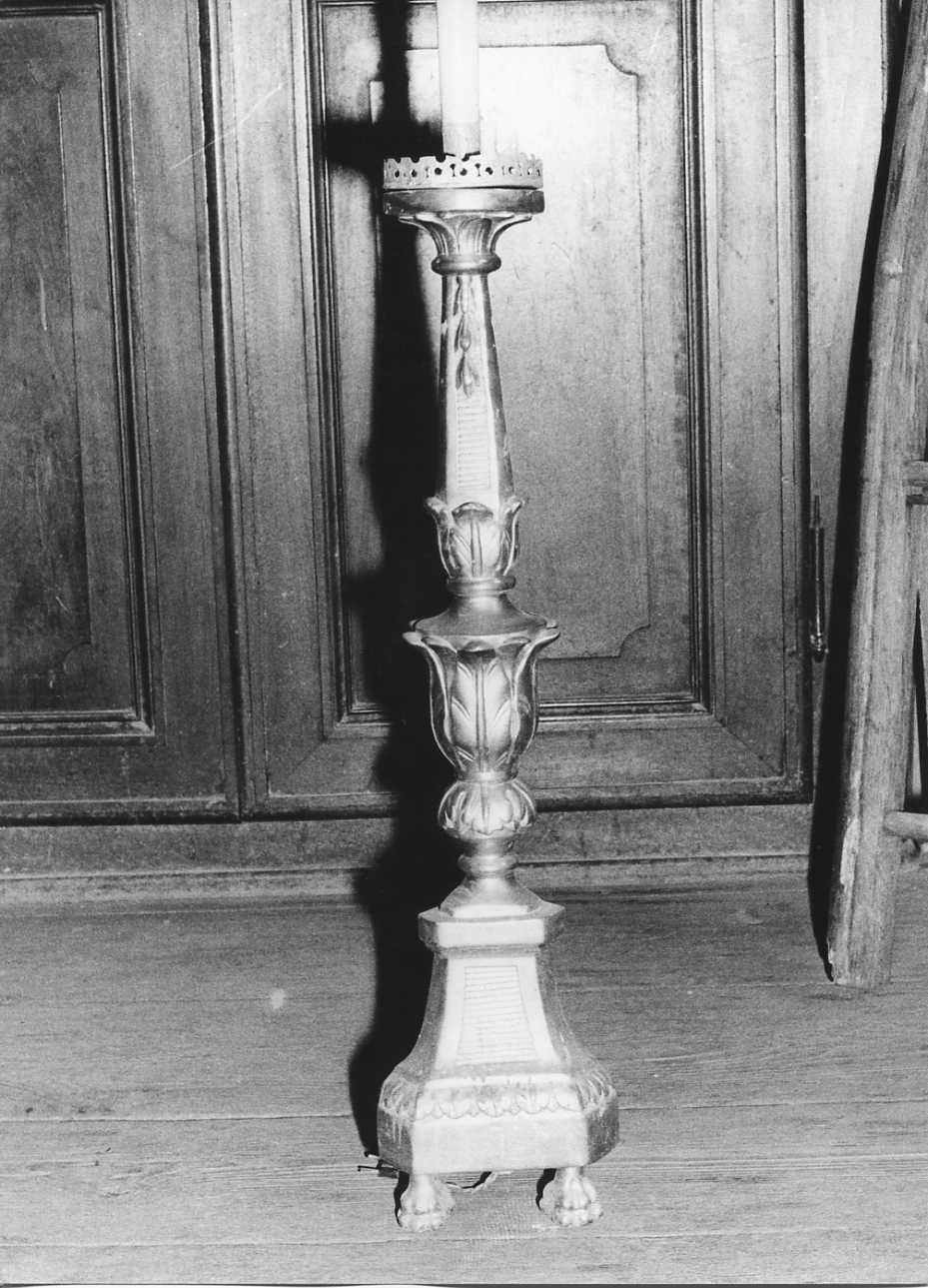 motivi decorativi vegetali stilizzati (candeliere d'altare, serie) - bottega cuneese (sec. XIX)
