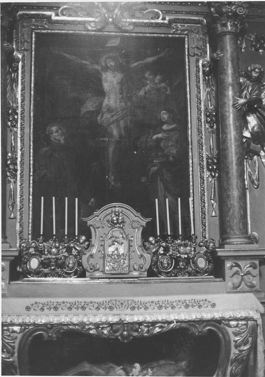 Cristo crocifisso e santi (dipinto, opera isolata) di Caravoglia Bartolomeo (ultimo quarto sec. XVII)