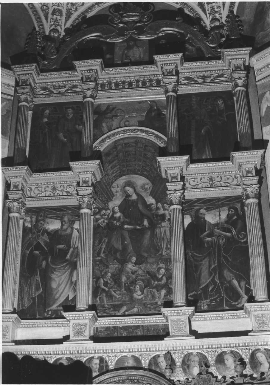 Madonna con Bambino tra angeli e Santi (polittico, opera isolata) di Gandolfino da Roreto (inizio sec. XVI)