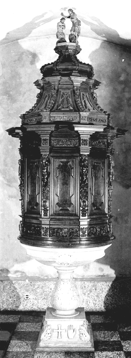 fonte battesimale - a fusto, opera isolata di De Arluno Cristoforo (metà sec. XVI)