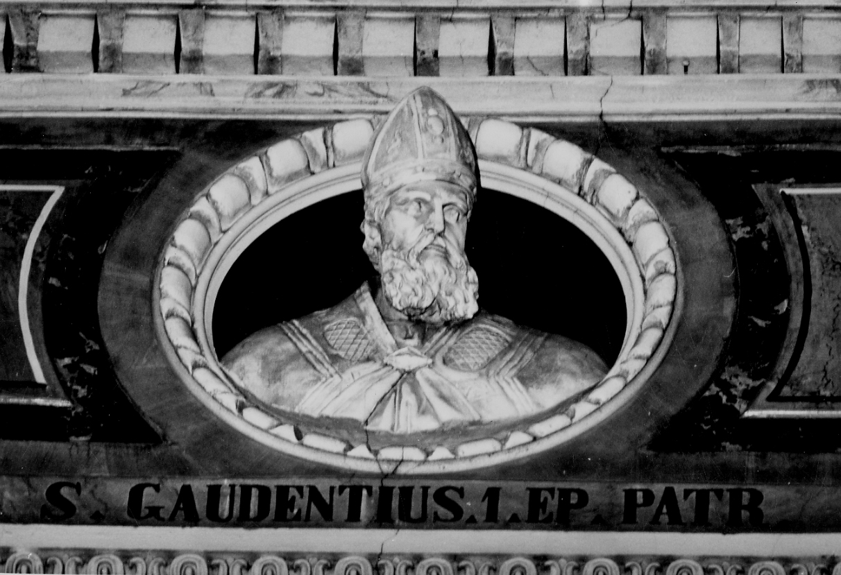 busto di San Gaudenzio (decorazione plastica, elemento d'insieme) di Argenti Giuseppe (terzo quarto sec. XIX)