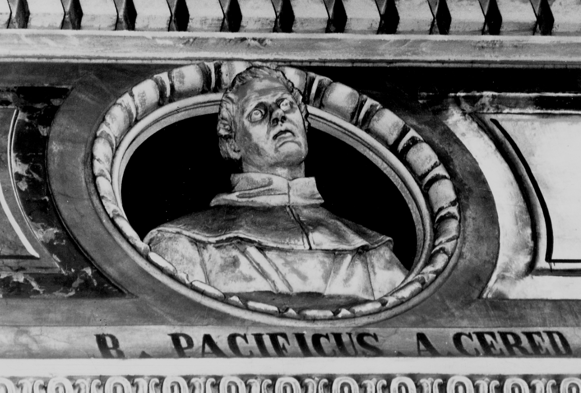 busto del Beato Pacifico da Cerano (decorazione plastica, elemento d'insieme) di Argenti Giuseppe (terzo quarto sec. XIX)