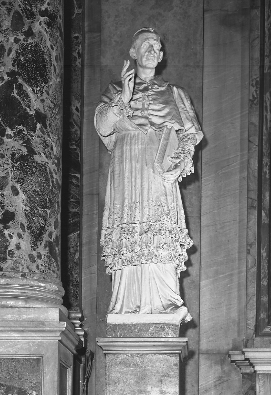 San Carlo Borromeo (statua, elemento d'insieme) - bottega novarese (secondo quarto sec. XIX)