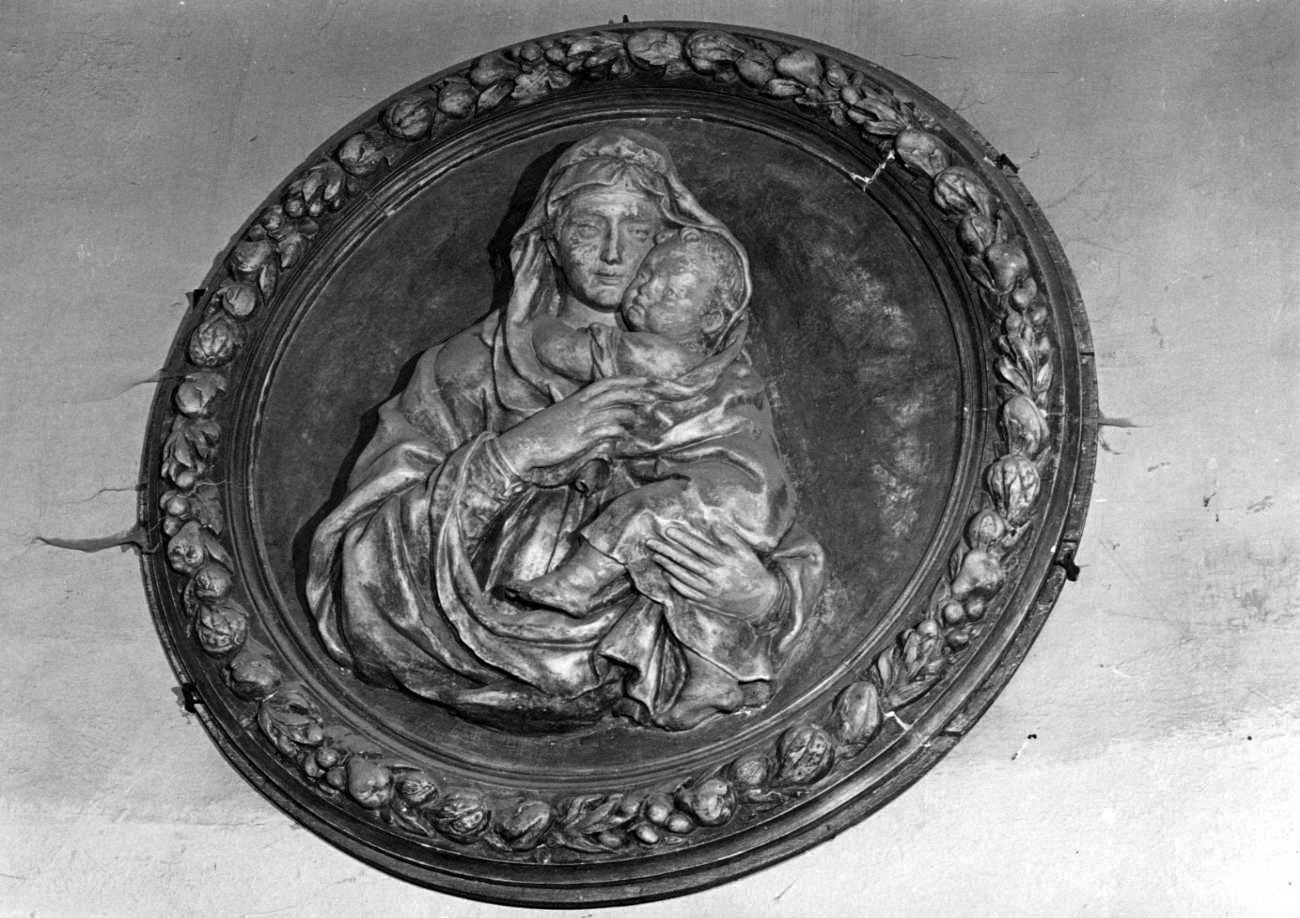Madonna con Bambino (rilievo, opera isolata) - bottega piemontese (sec. XIX)