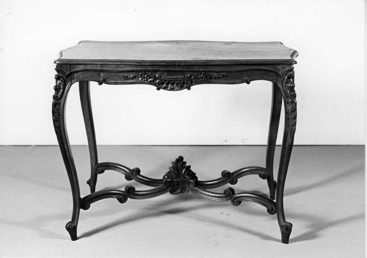 tavolino, opera isolata - bottega piemontese (metà sec. XVIII)