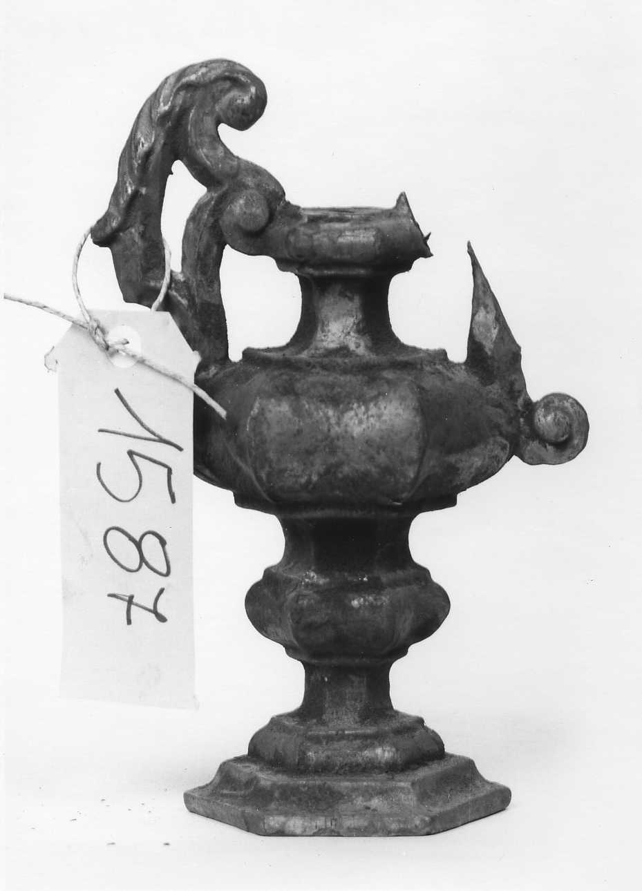 vaso d'altare con composizione floreale, frammento - bottega piemontese (terzo quarto sec. XIX)