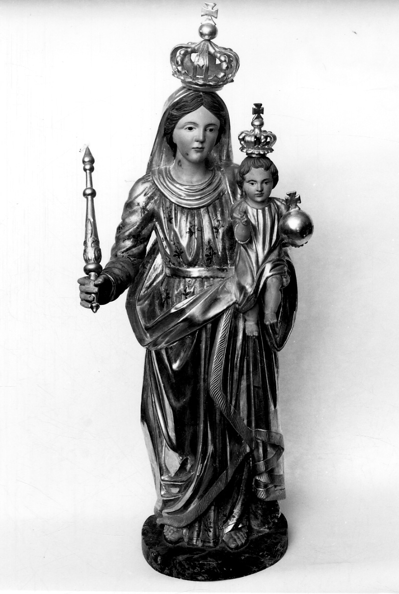 Madonna con Bambino (statua, opera isolata) - ambito piemontese (ultimo quarto sec. XVII)