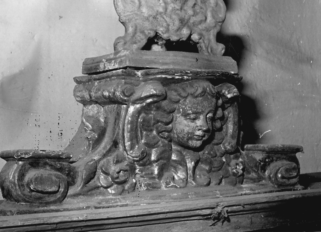 base di scultura, opera isolata - bottega della Valsesia (sec. XVIII)