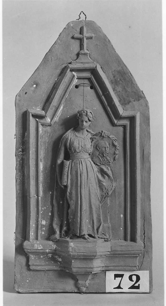 figura allegorica femminile con ritratto di Dionigi Ruva (rilievo, opera isolata) di Della Vedova Pietro (seconda metà sec. XIX)