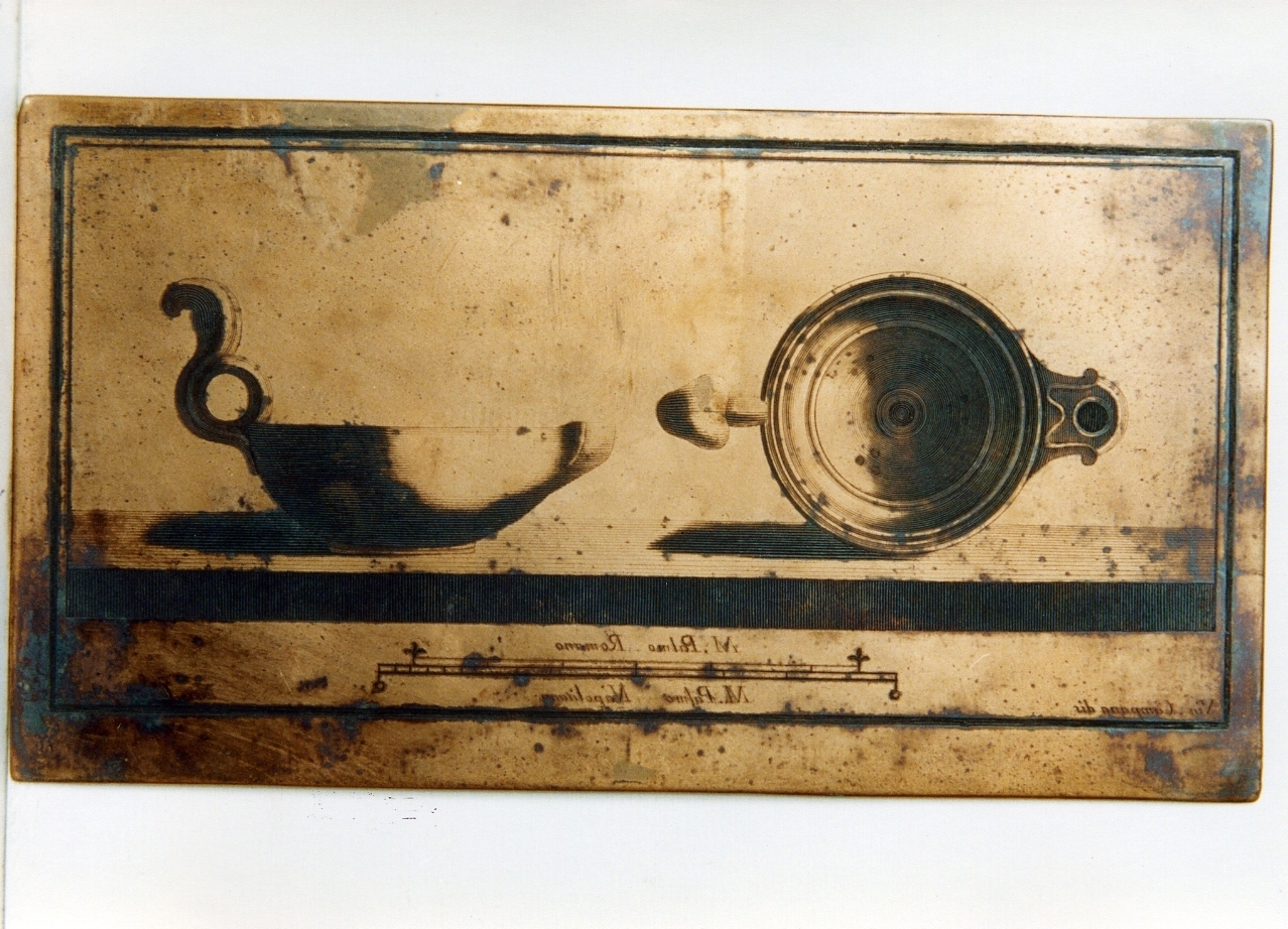 lucerna monolicne di bronzo: veduta laterale e superiore (matrice) di Cesarano Niccolò, Campana Vincenzo (sec. XVIII)