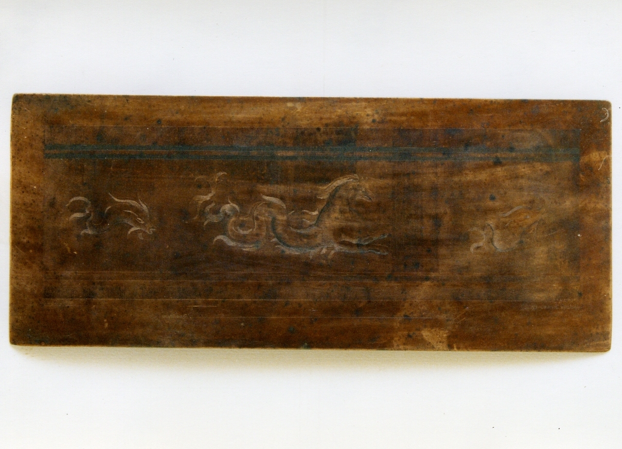 probabilmente dal tempio di Iside: motivo decorativo con cavallo marino edelfini (matrice) di Russo Andrea, Mori Ferdinando (sec. XIX)